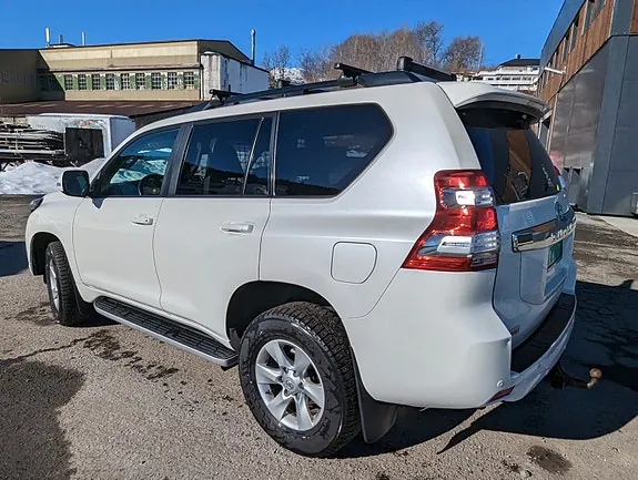 Toyota Land Cruiser 2015 photo 3