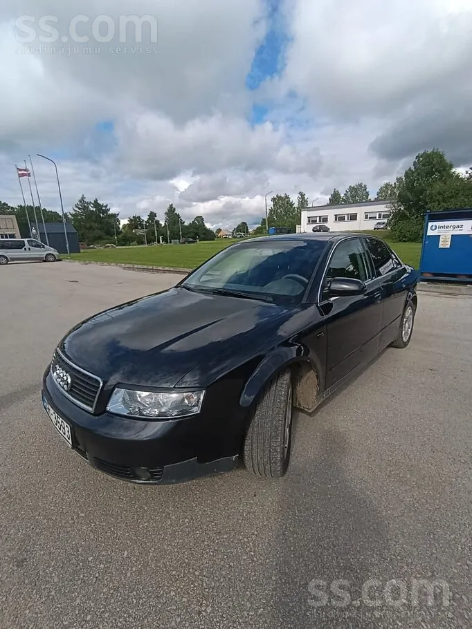 Audi A4 2004 photo 2