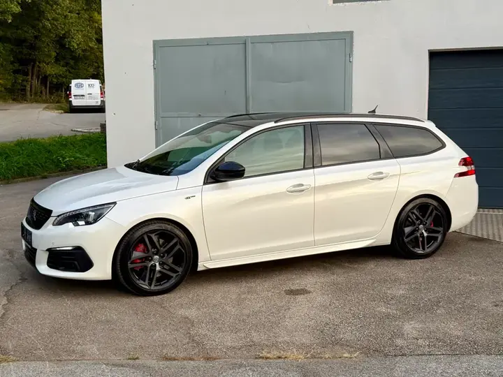 Peugeot 308 2019 photo 2