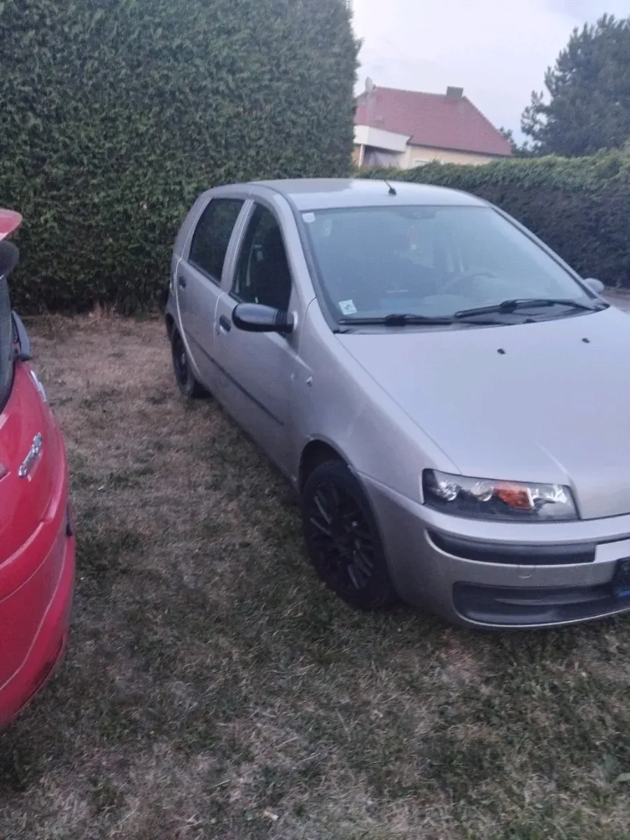 Fiat Punto 2002 photo 2