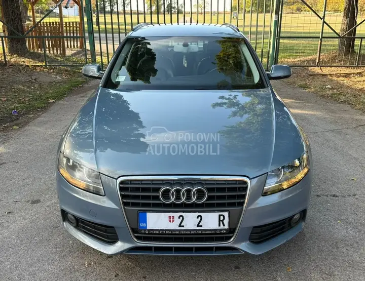 Audi A4 2011 photo 2
