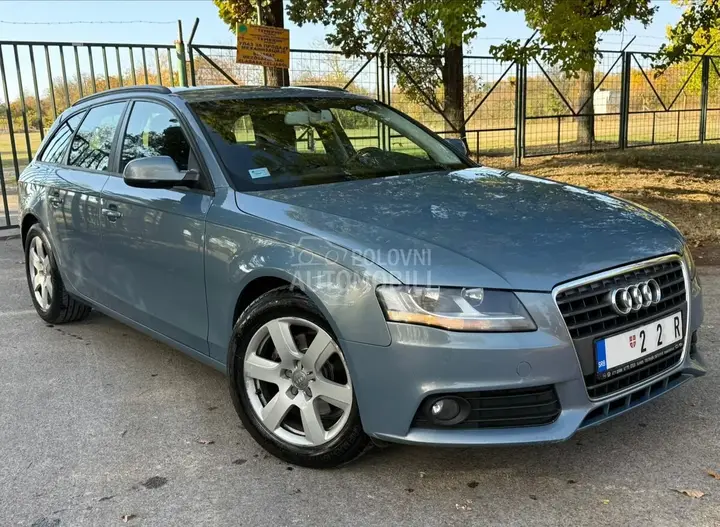 Audi A4 2011 photo 4
