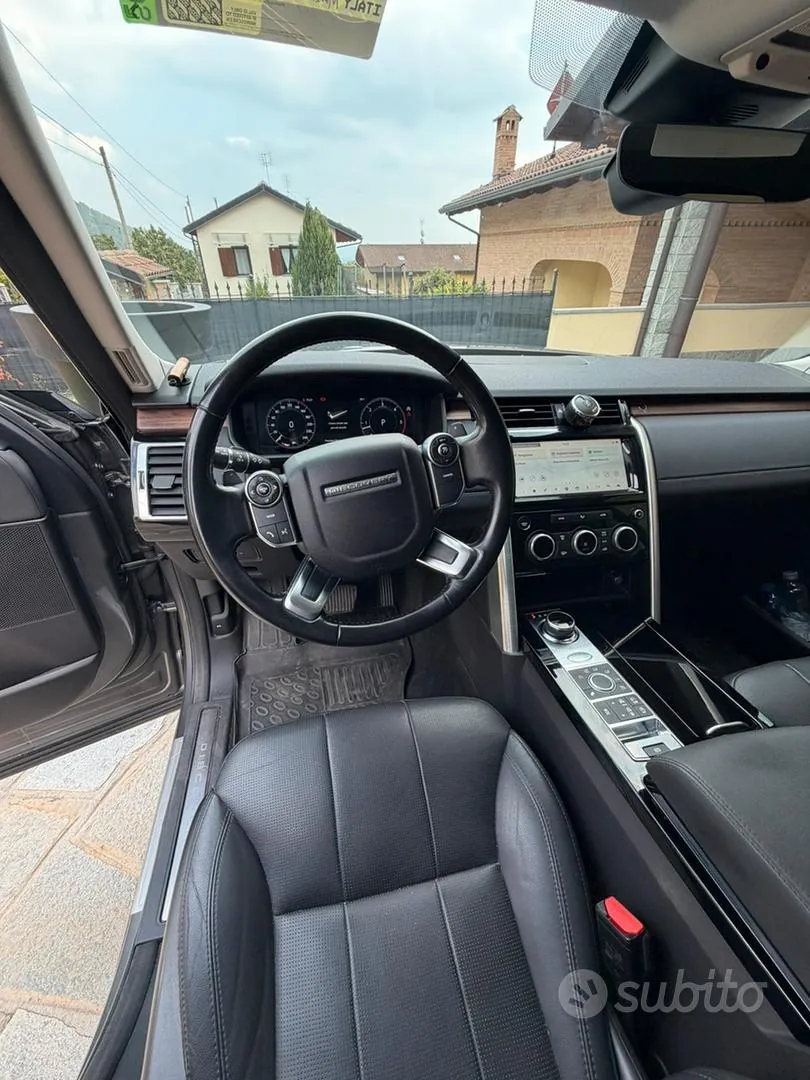 Land Rover Discovery 2018 photo 5