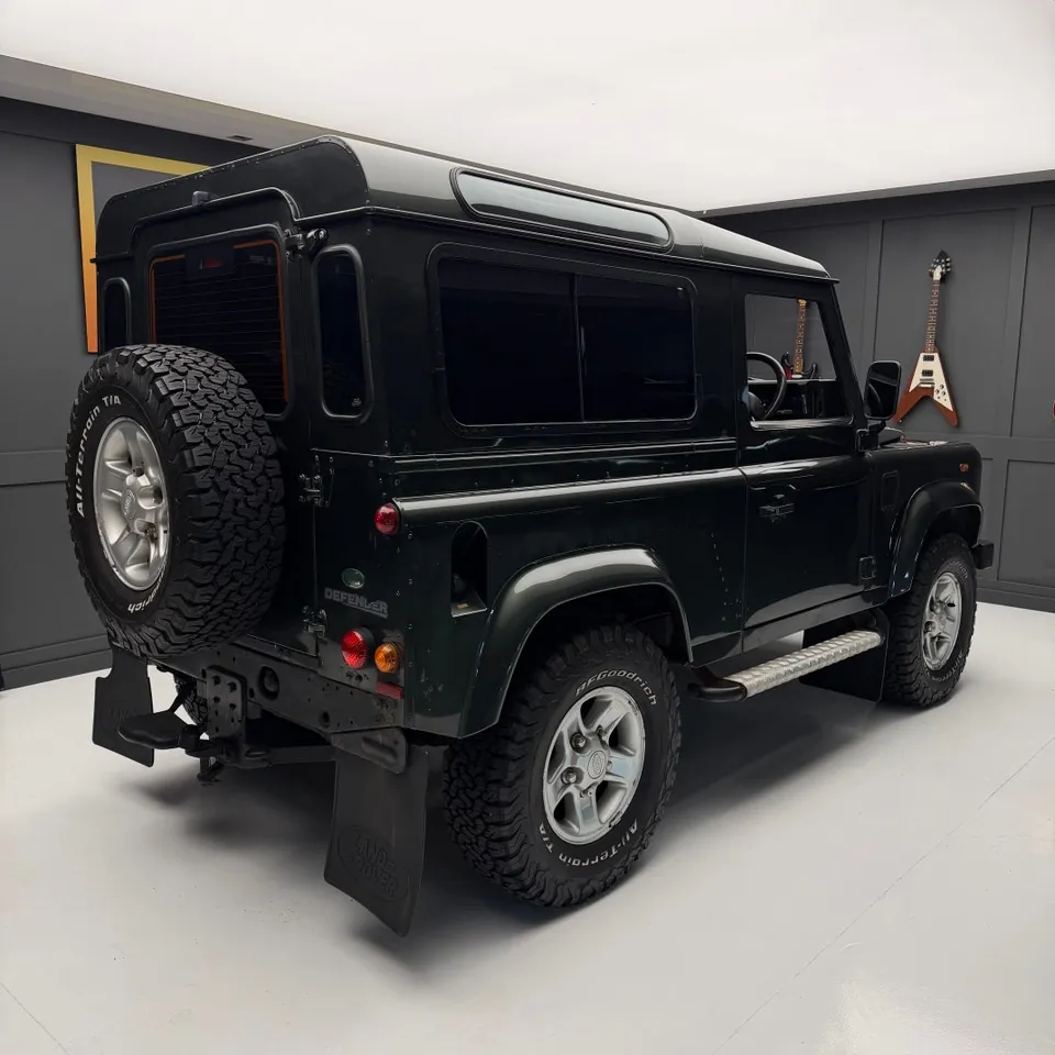 Land Rover Defender 2007 photo 4