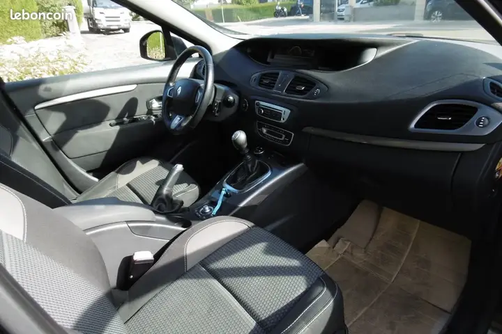 Renault Scenic 2013 photo 3
