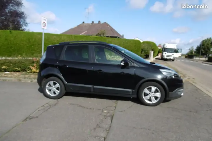 Renault Scenic 2013 photo 2