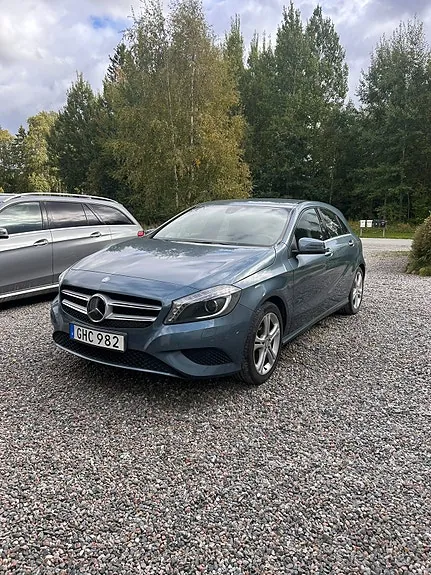 Mercedes-Benz A180 2014 photo 2