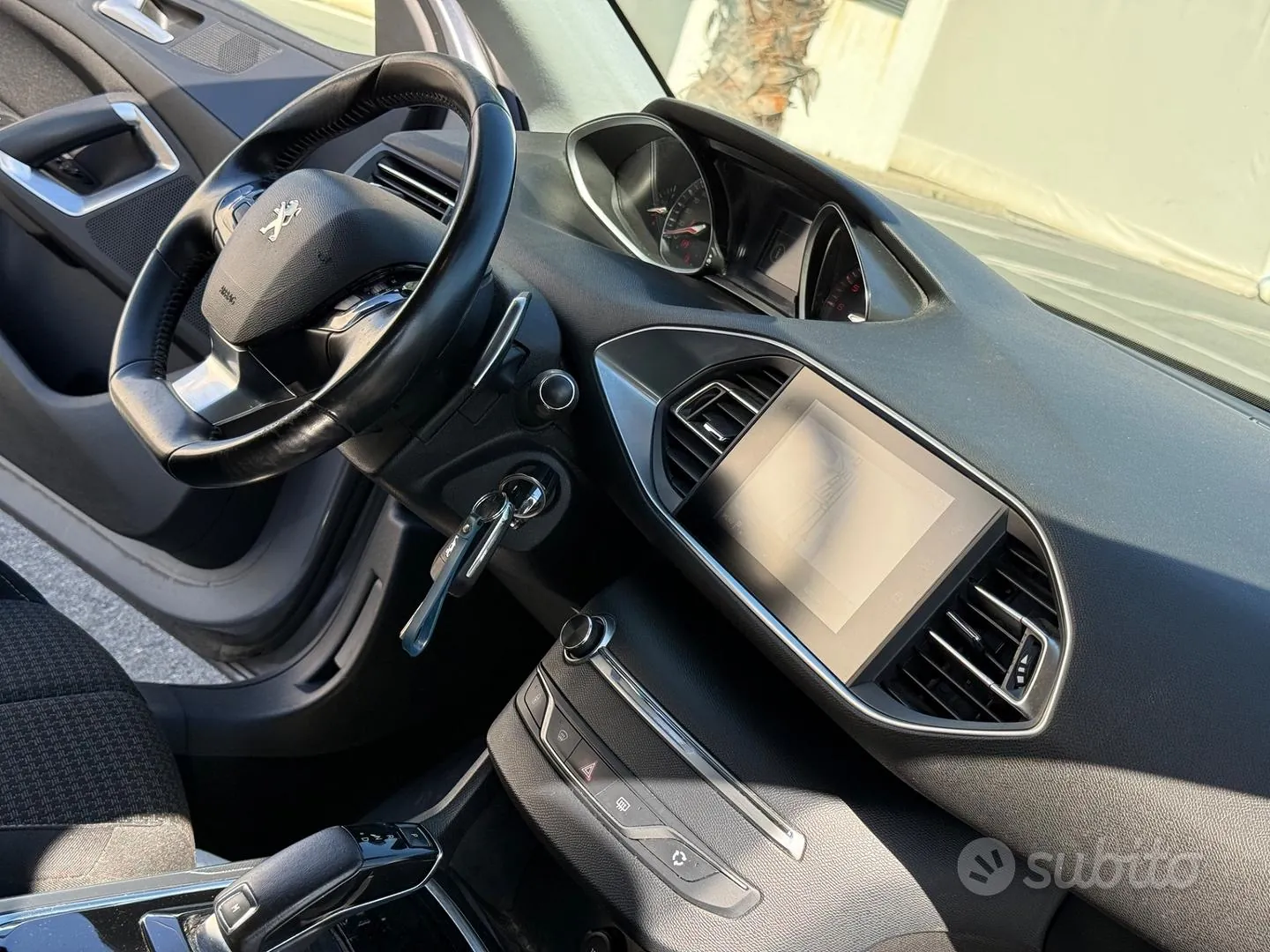Peugeot 308 2020 photo 2