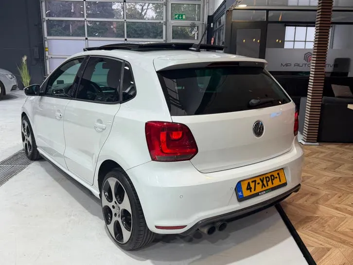 Volkswagen Polo 2012 photo 3