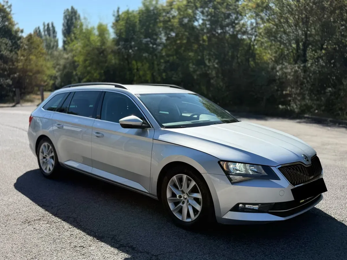 Skoda Superb 2016 photo 2