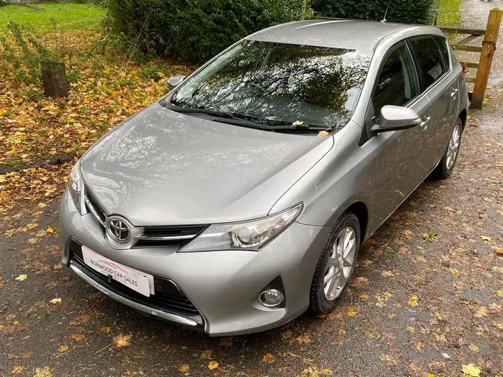 Toyota Auris 2013 photo 3