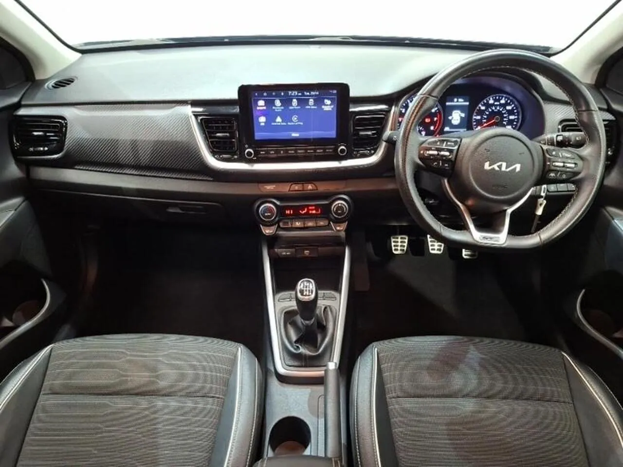 Kia Stonic 2023 photo 3