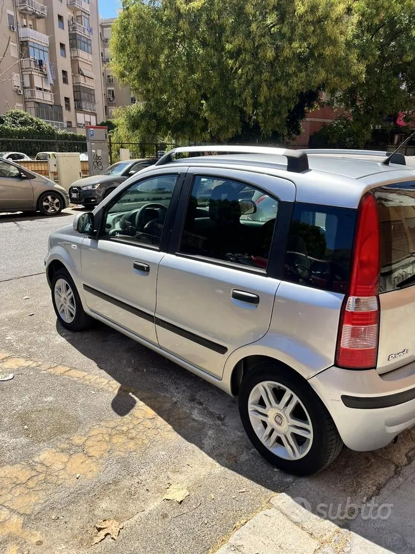 Fiat Panda 2010 photo 2
