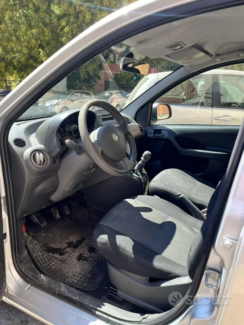 Fiat Panda 2010 photo 4