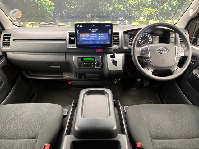 Toyota Hiace Van 2025 photo 2