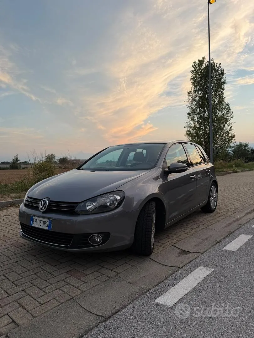 Volkswagen Golf 2011 photo 2
