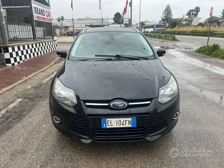 Ford Focus 2012 photo 2