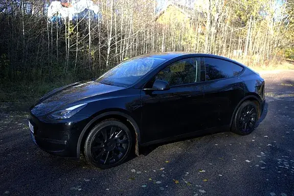 Tesla Model Y 2023 photo 5