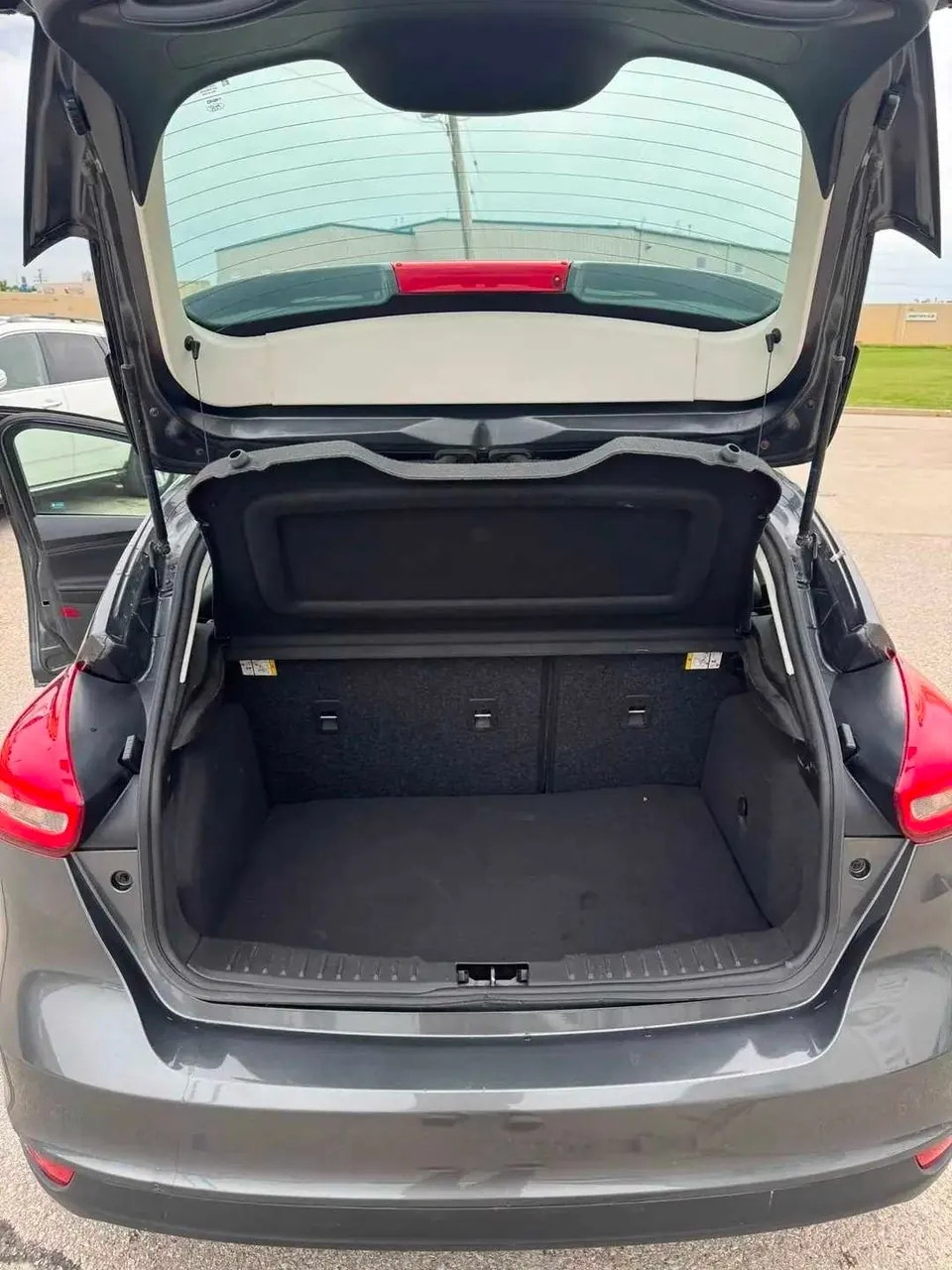 Ford Focus 2017 photo 2