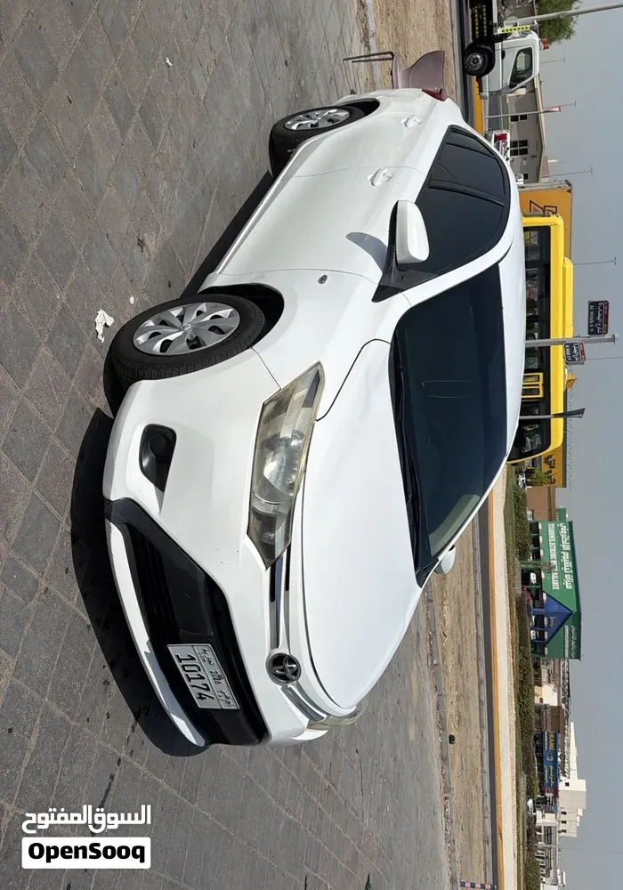 Toyota Yaris 2017 photo 2