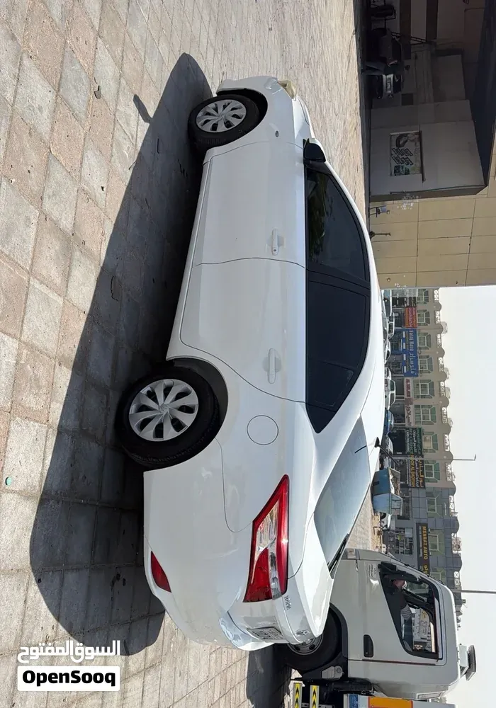 Toyota Yaris 2017 photo 4