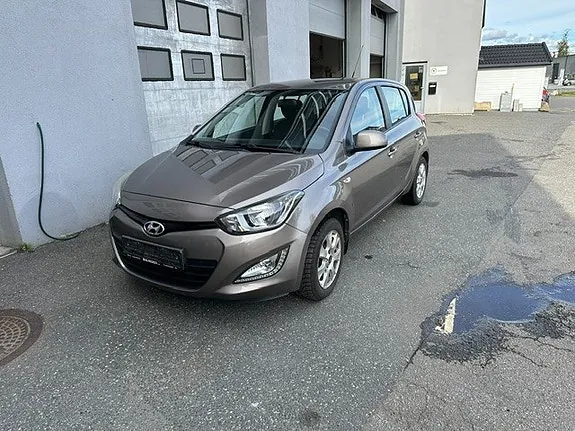 Hyundai I20 2013 photo 2