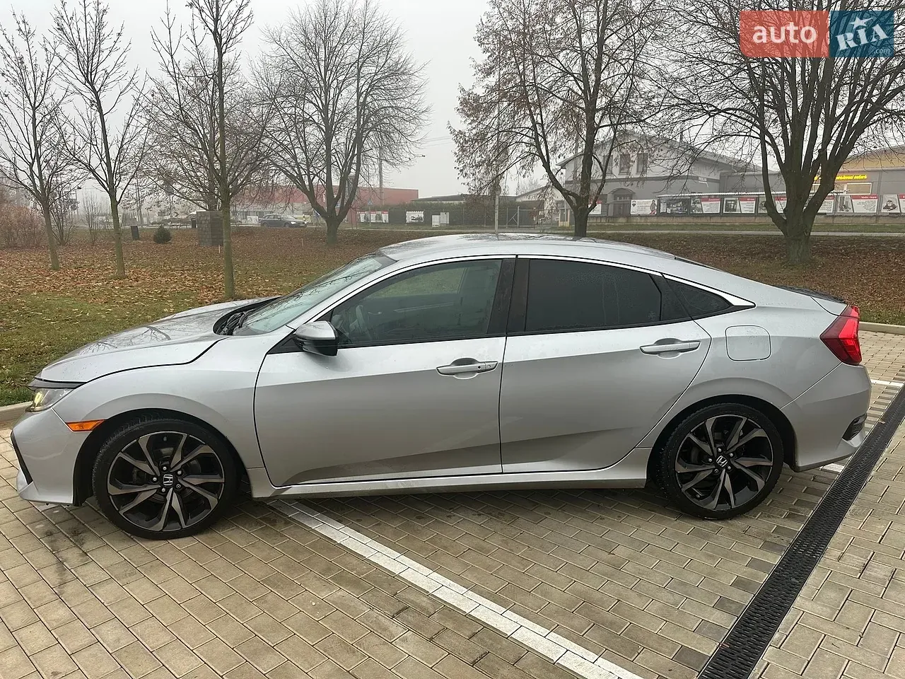 Honda Civic 2019 photo 4