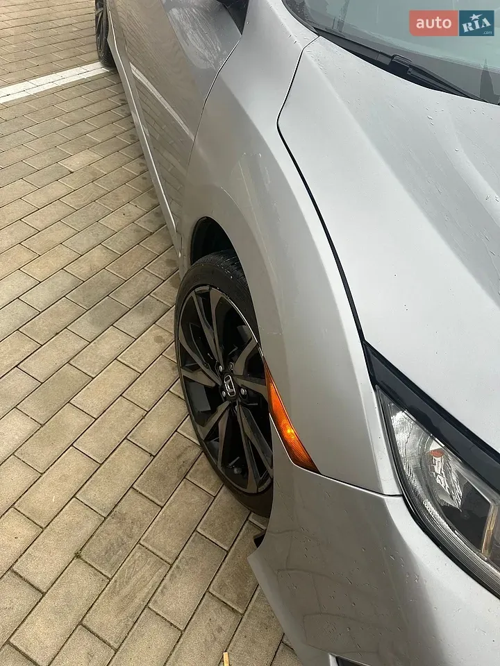 Honda Civic 2019 photo 2