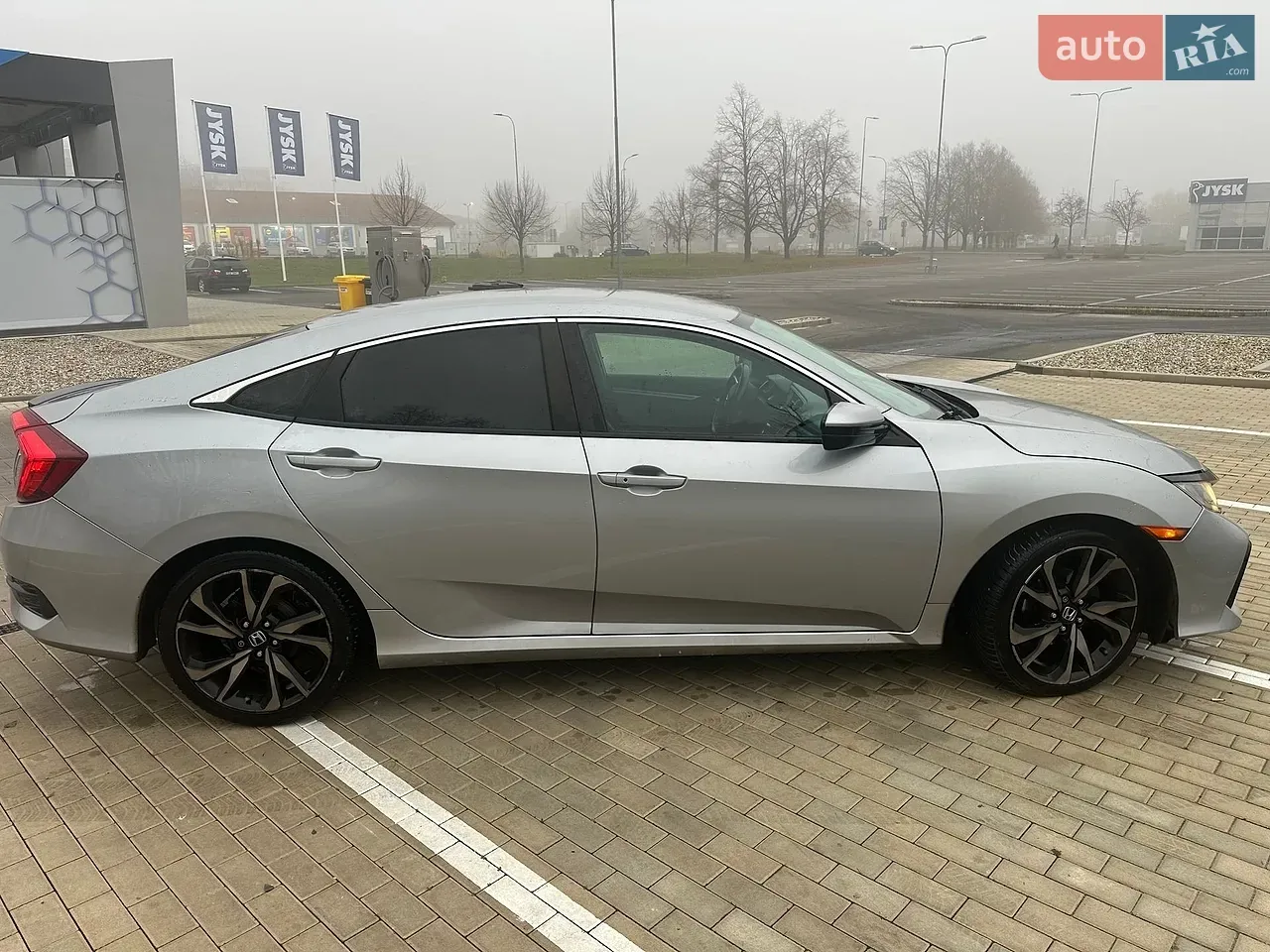 Honda Civic 2019 photo 3