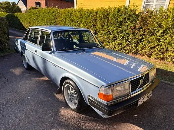 Volvo 244 1982 photo 4