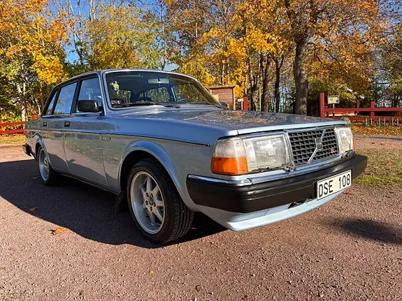 Volvo 244 1982 photo 5
