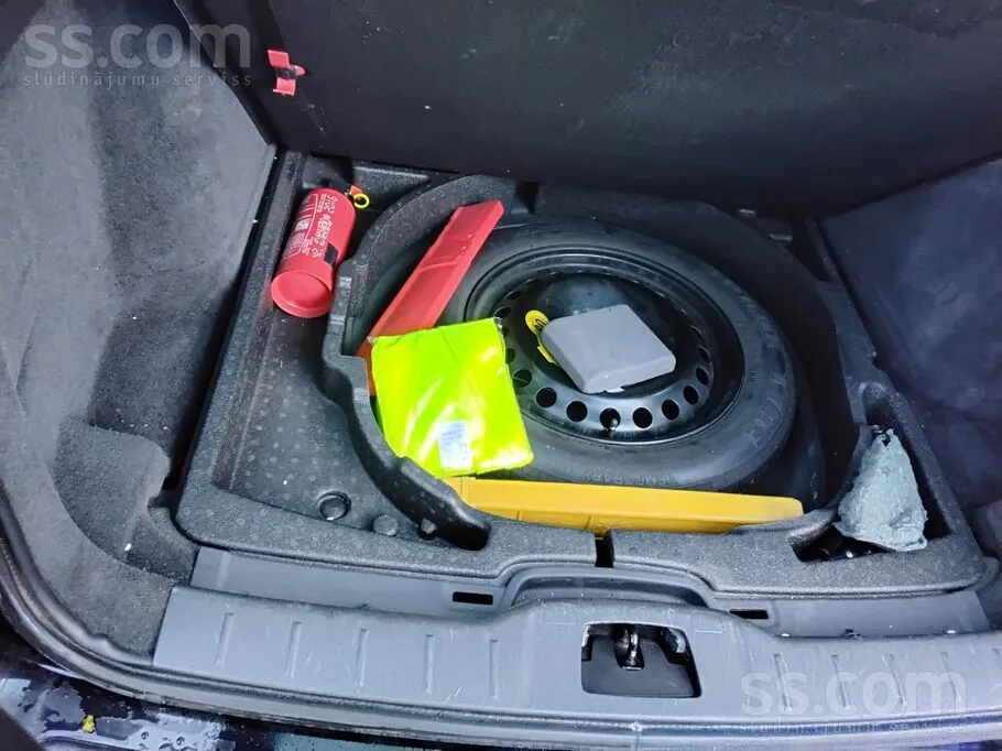 Volvo V50 2012 photo 5