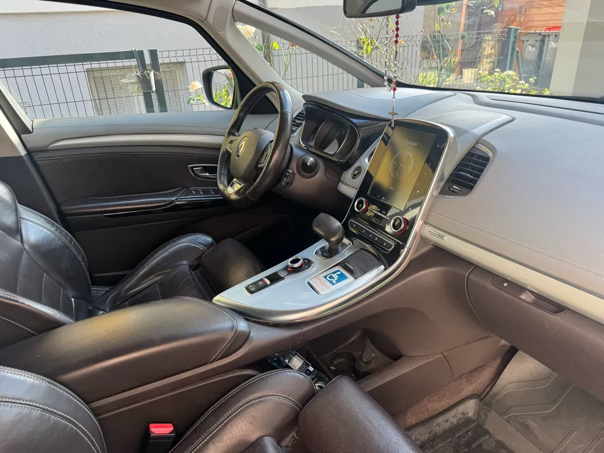 Renault Espace 2017 photo 3