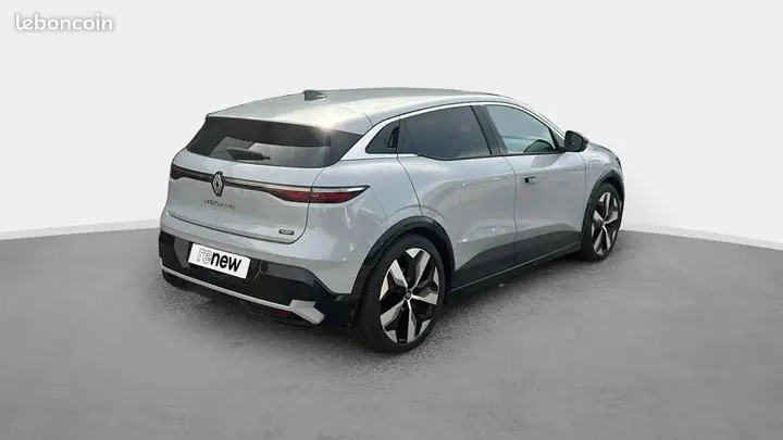 Renault Megane 2023 photo 2