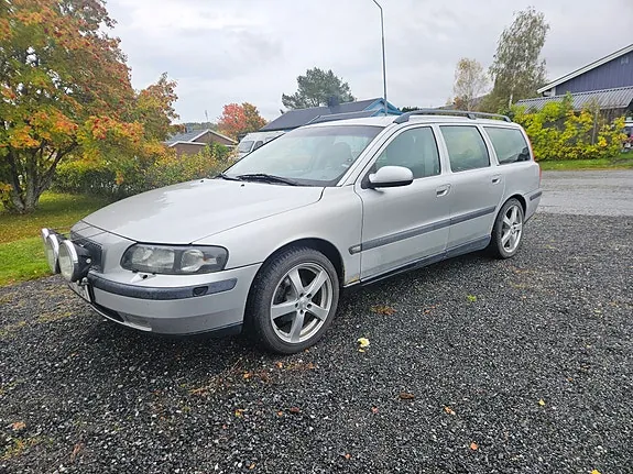 Volvo V70 2001 photo 2