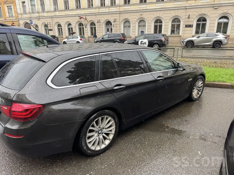 BMW 530 2013 photo 2