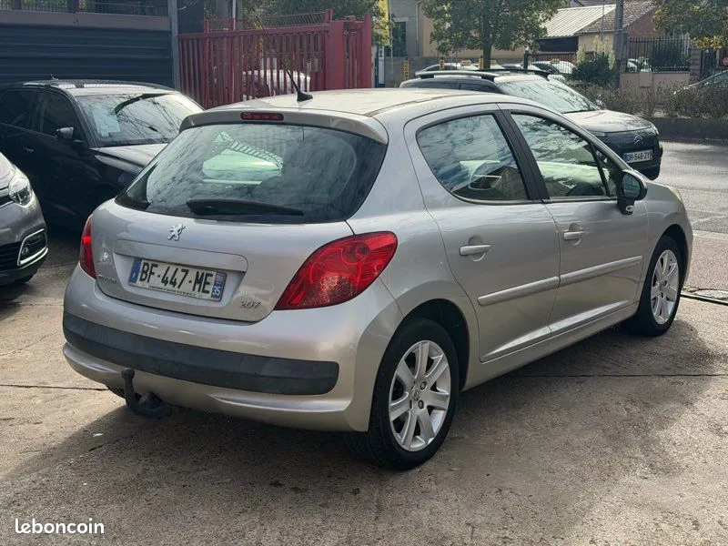 Peugeot 207 2006 photo 3