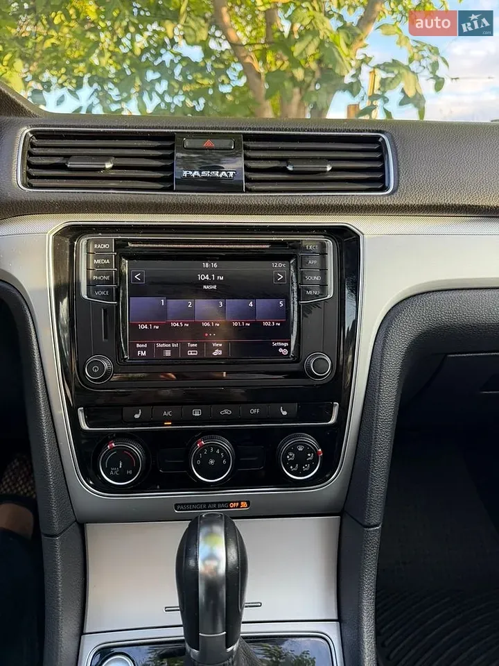 Volkswagen Passat 2018 photo 5