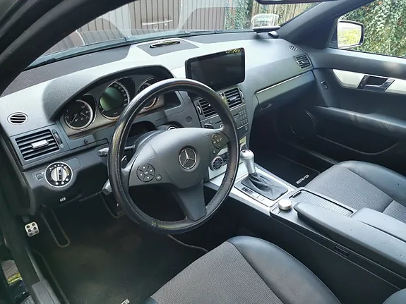 Mercedes-Benz C230