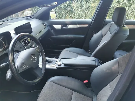 Mercedes-Benz C230 2009 photo 4