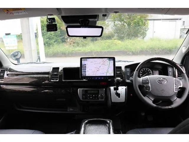 Toyota Hiace Wagon 2024 photo 2