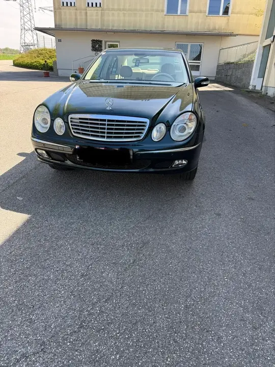 Mercedes-Benz E-Class 2002 photo 2