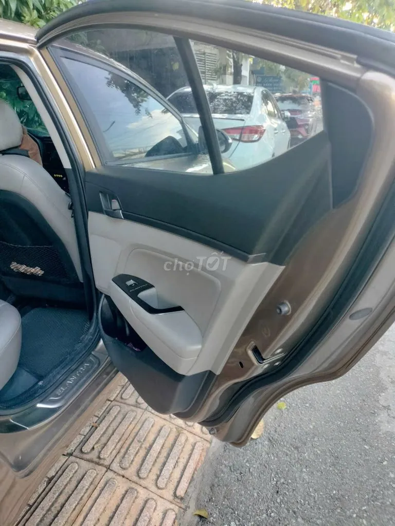 Hyundai Elantra 2017 photo 5