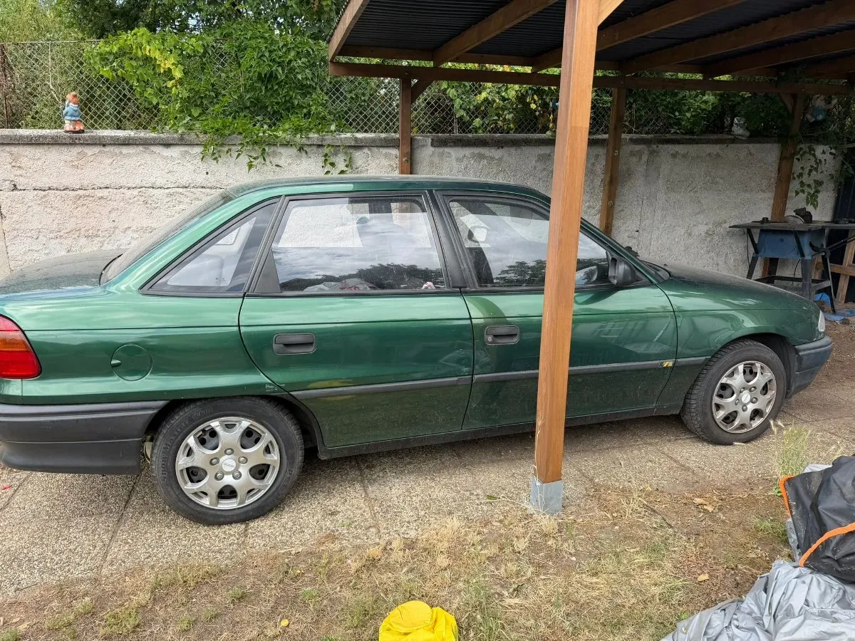 Opel Astra 1997 photo 2