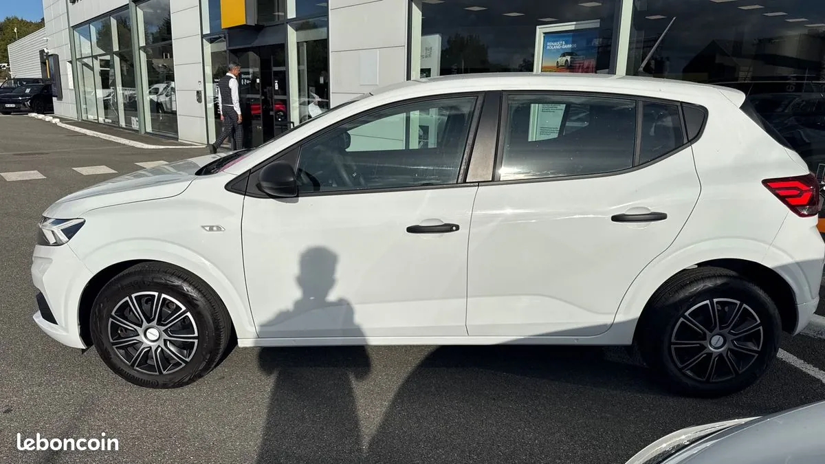 Dacia Sandero 2023 photo 2