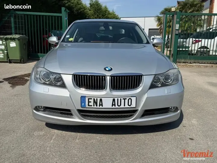 BMW 3 Series 2005 photo 2