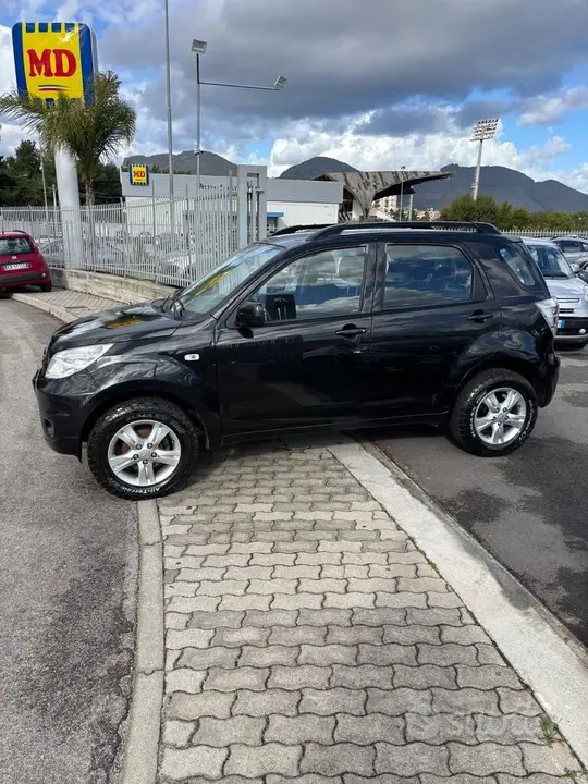 Daihatsu Terios 2010 photo 2