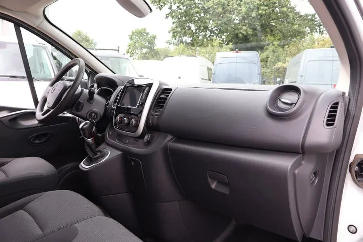 Renault Trafic 2021 photo 2