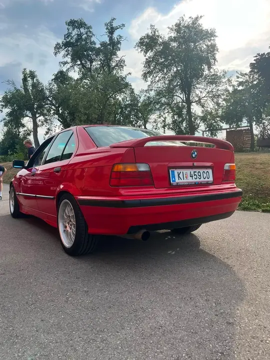 BMW 3Er-Reihe 318I 1991 photo 2