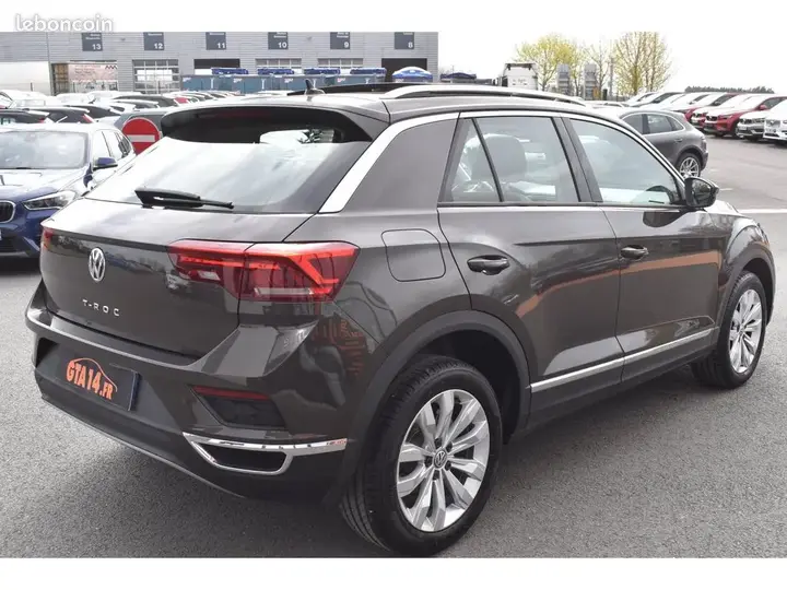 Volkswagen T-Roc 2019 photo 2